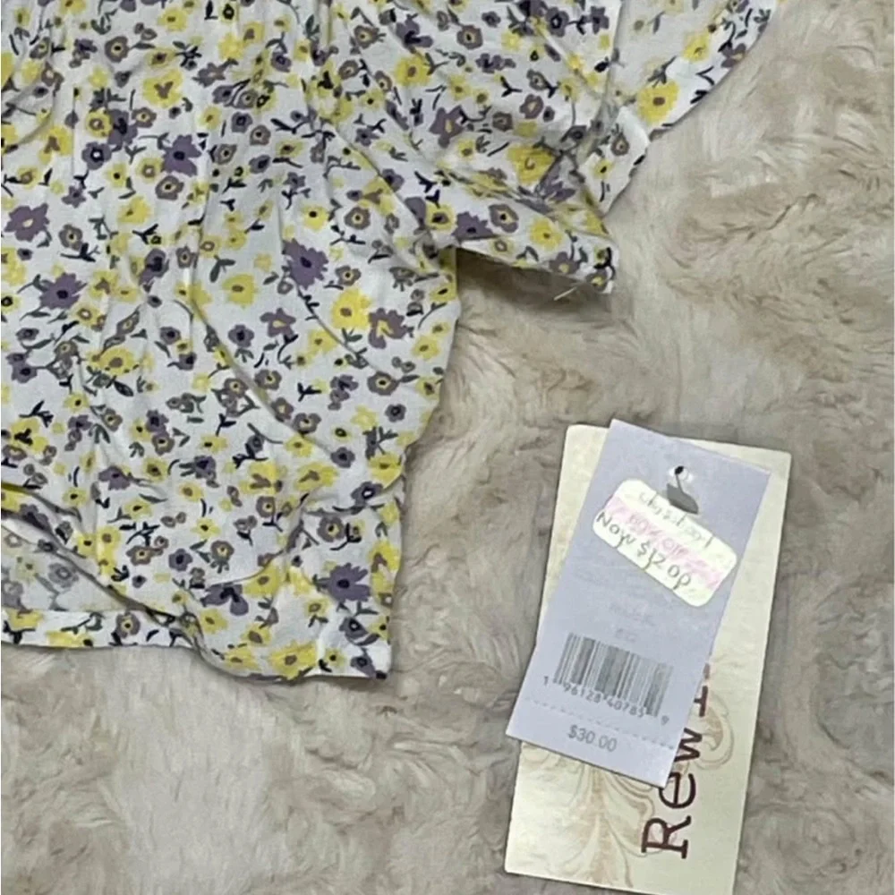 Rewind Flutter Sleeve Tie Front Blouse in Yellow and Gray - Picture 5 of 7